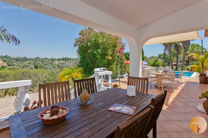 Terrasse-Ferienwohnung