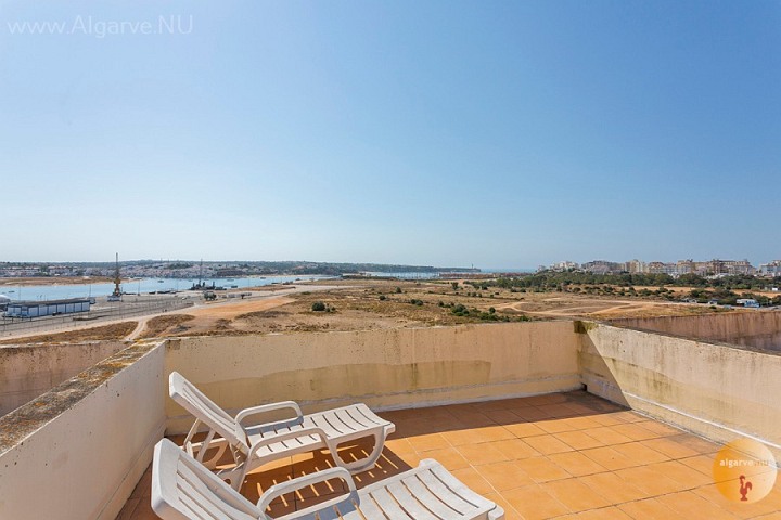 Ferienwohnung-mit-Dachterrasse-Algarve