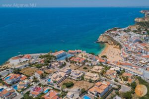 Praia-do-Carvoeiro-Algarve